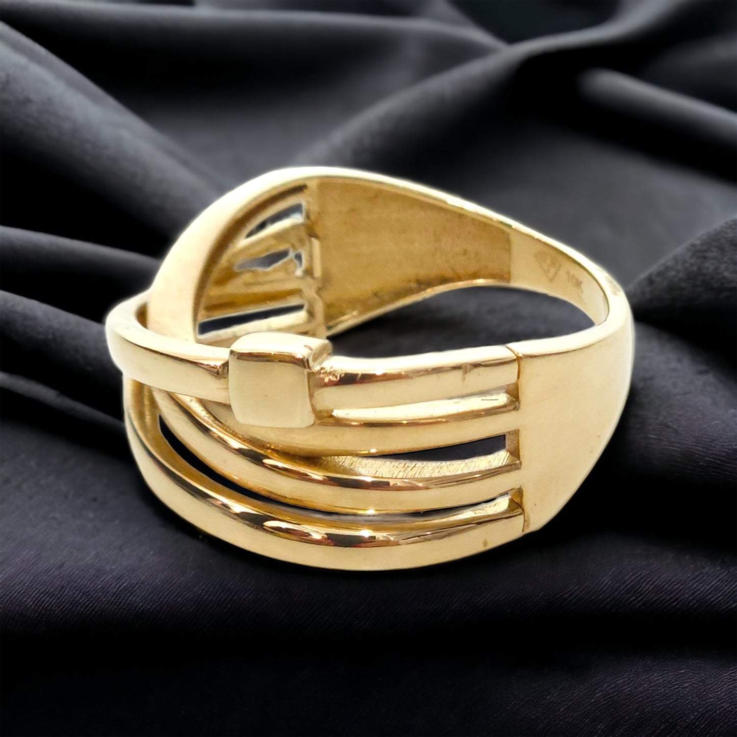 Cross Ring With Square 10kt