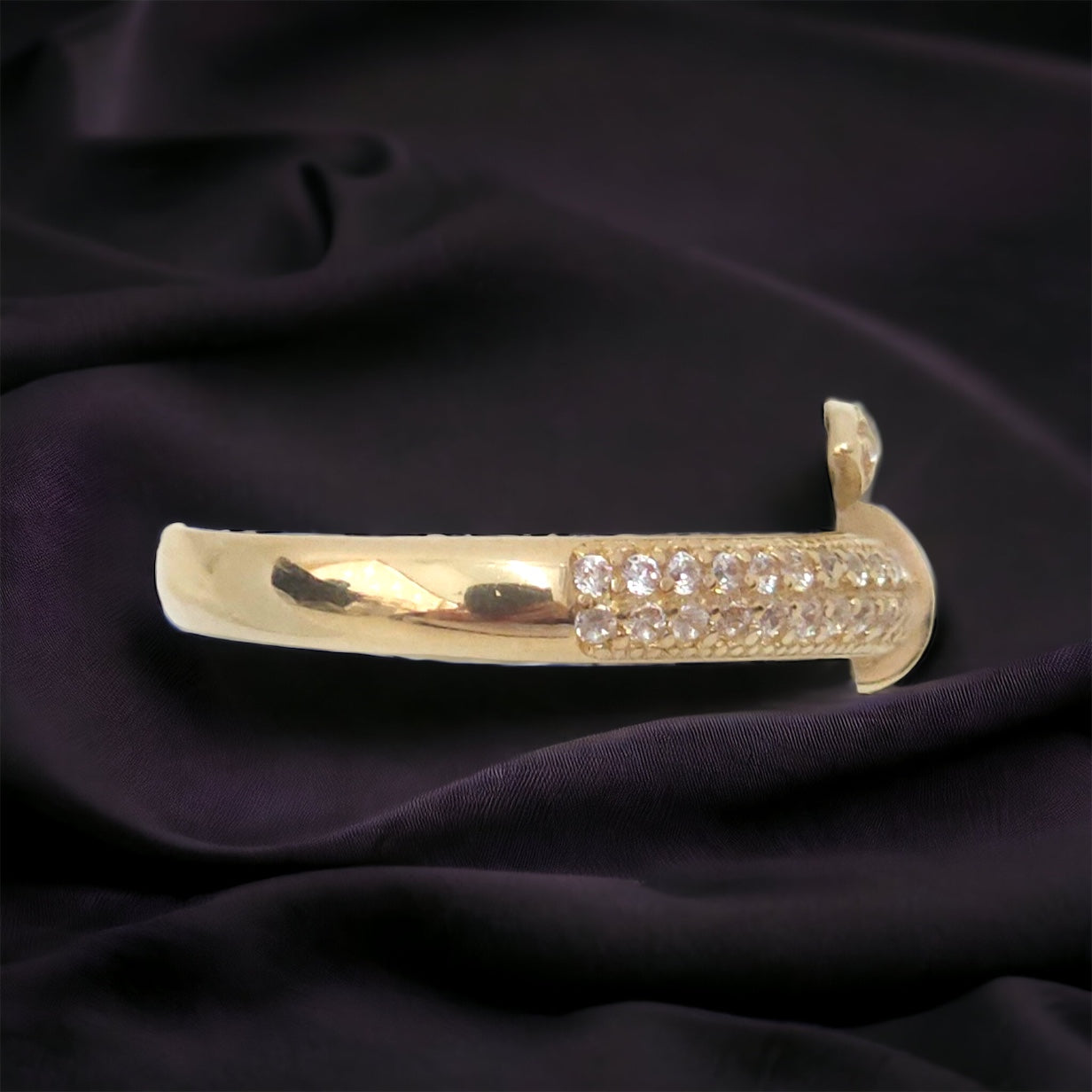 Nail Shaped Ring With Zirconia 10kt