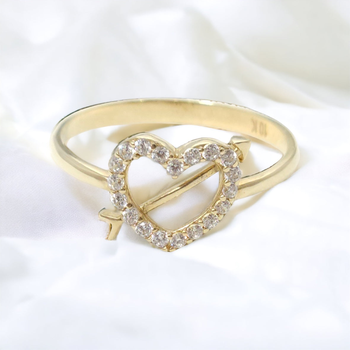 Heart ring with arrow 10kt